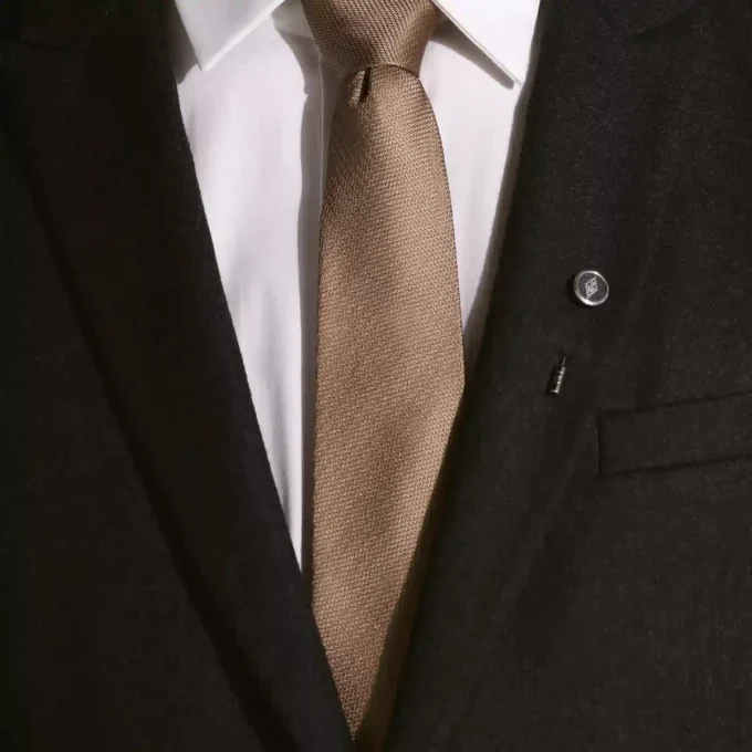 Broche de revers Great Characters Hommage à Gatsby le Magnifique en acier inoxydable