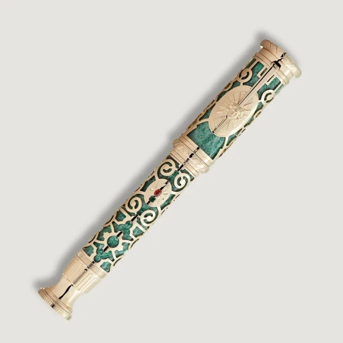 High Artistry A Journey through Château de Versailles Édition limitée 195