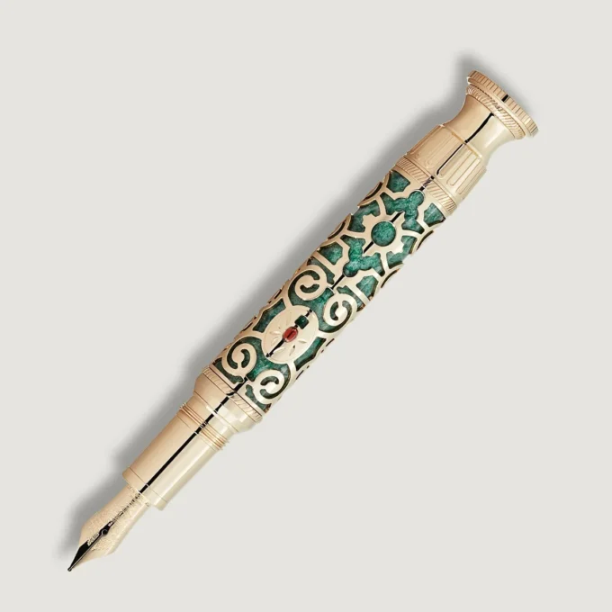 High Artistry A Journey through Château de Versailles Édition limitée 195