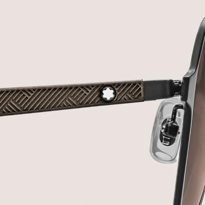 Lunettes de soleil carrées avec monture en métal noir