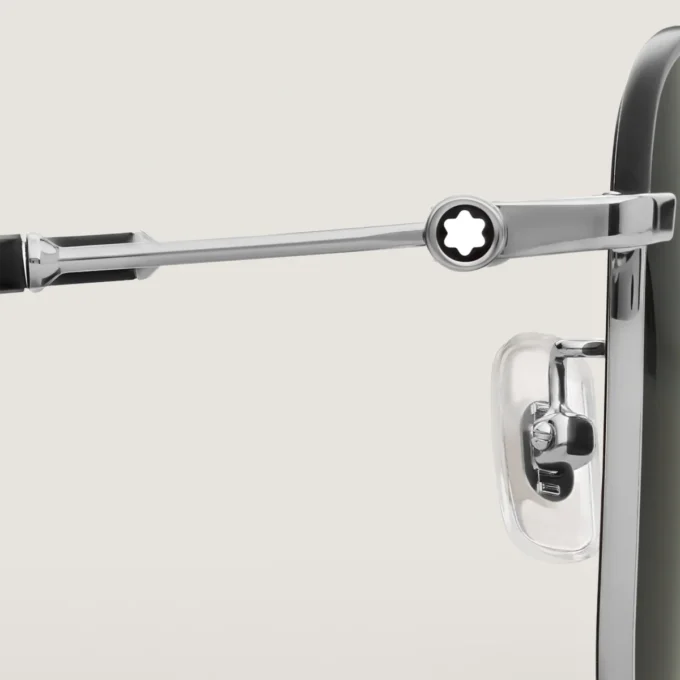 Lunettes de soleil carrées avec monture métallique argentée