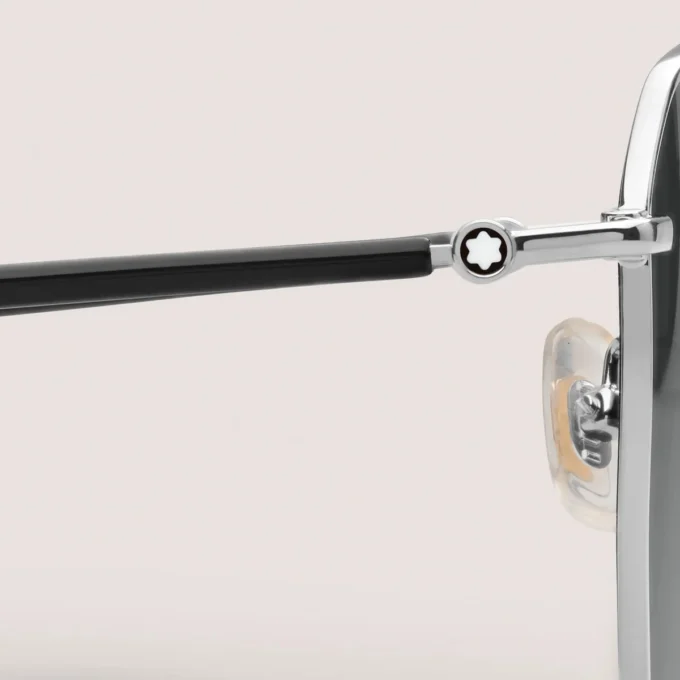 Lunettes de soleil carrées avec monture métallique argentée