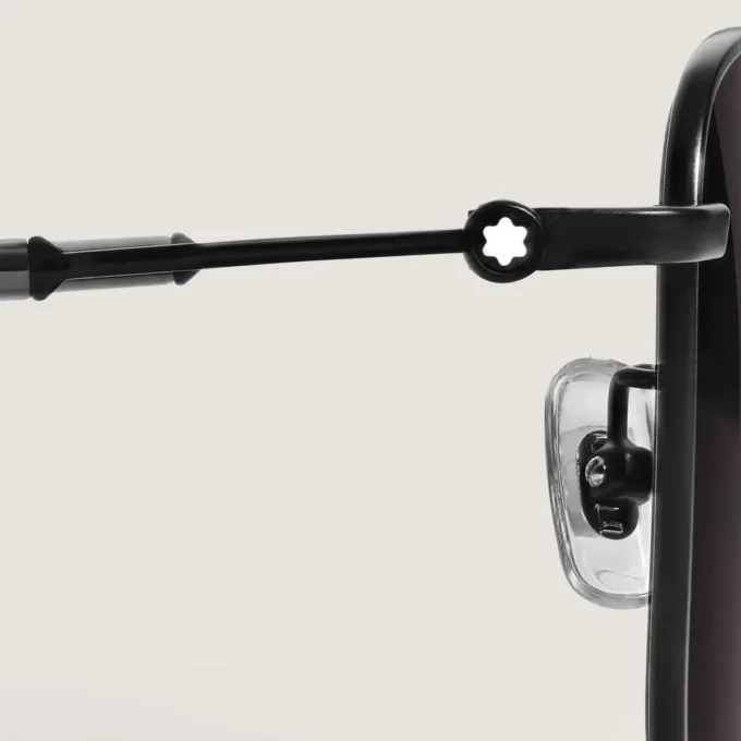 Lunettes de soleil carrées avec monture métallique noire