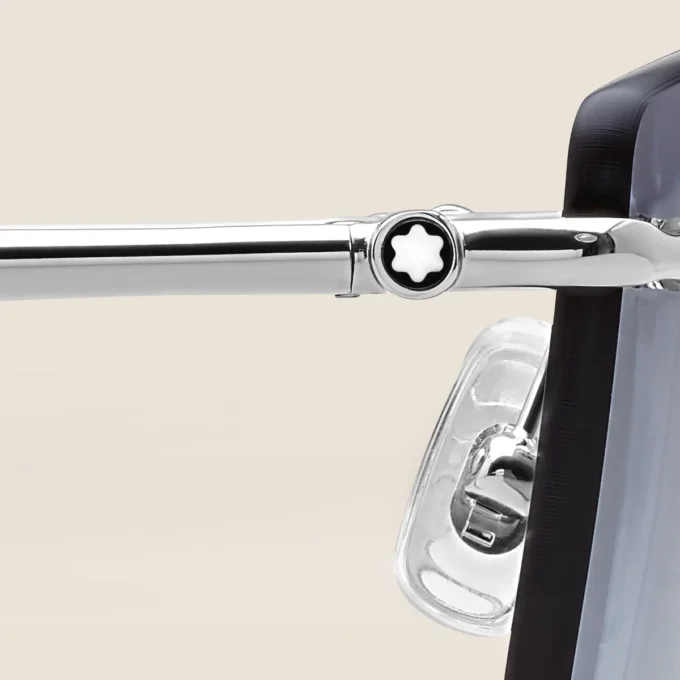 Lunettes de soleil rectangulaires avec monture métallique argentée