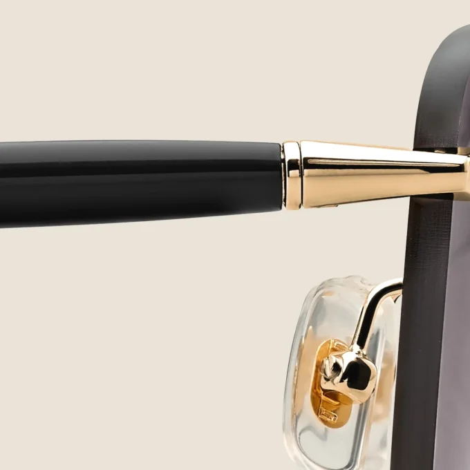 Lunettes de soleil rondes avec monture en métal doré